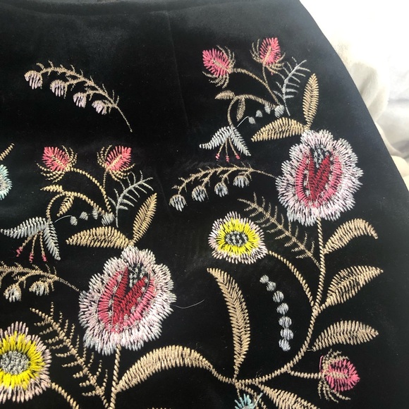 Elli White Velvet Floral Embroidered A-Line Skirt - Picture 4 of 5